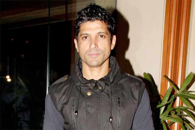 Farhan Akhtar resumes shooting Bejoy Nambiar's Wazir post injury